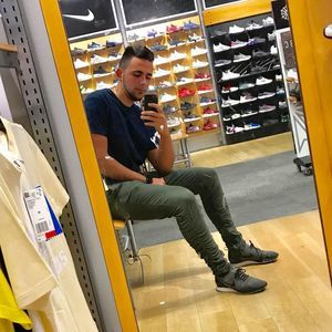 Meet your Posher, Jonathan